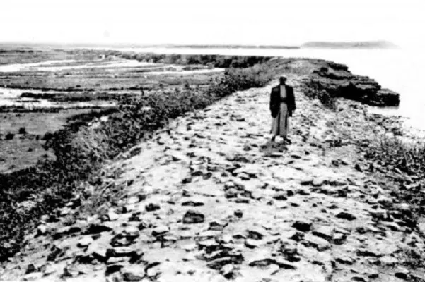 Barrage d'Homs - Sommet de la digue - 1923